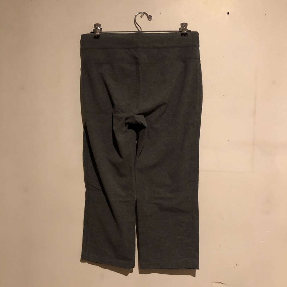 Gap body/ charcoal gray crop yoga pants/ small